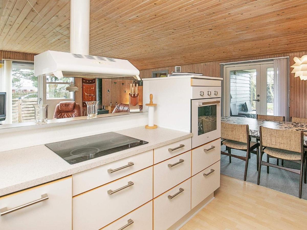 8 Person Holiday Home In Hesselager Buitenkant foto