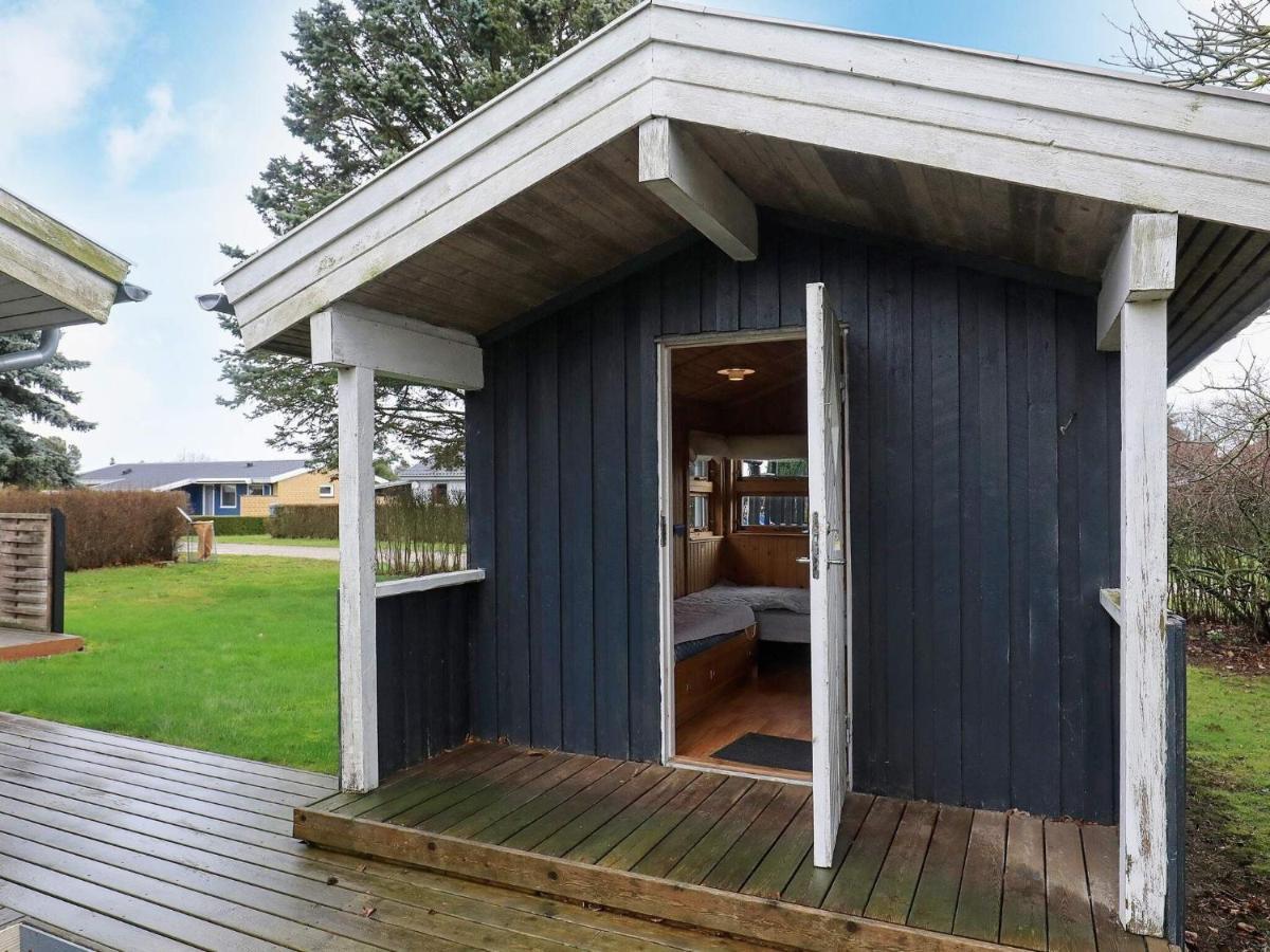 8 Person Holiday Home In Hesselager Buitenkant foto