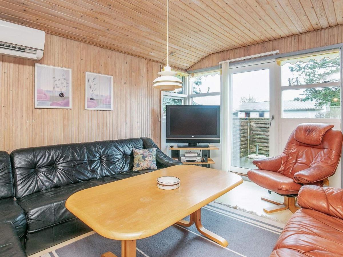 8 Person Holiday Home In Hesselager Buitenkant foto