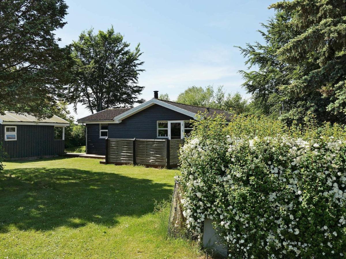 8 Person Holiday Home In Hesselager Buitenkant foto