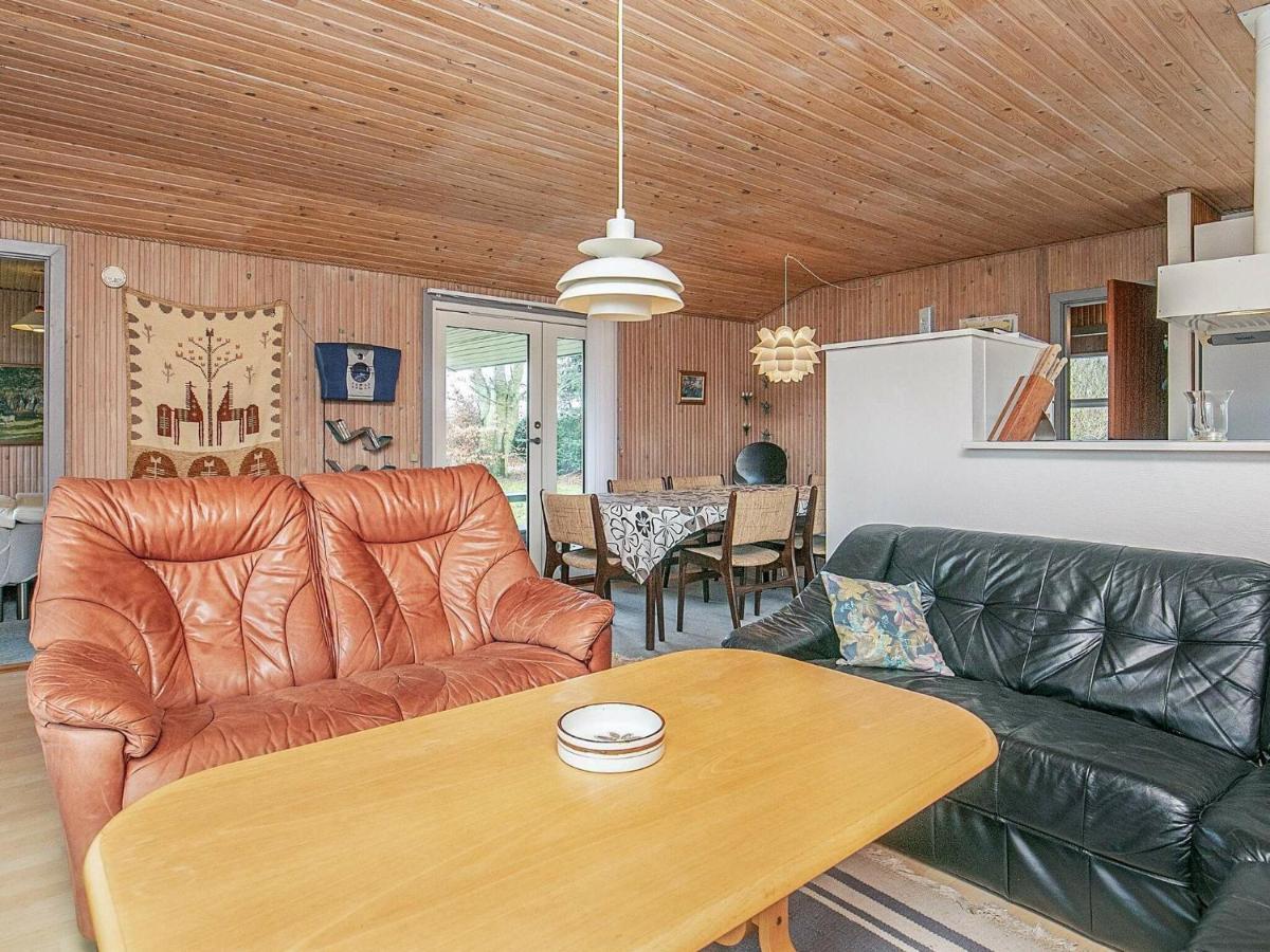 8 Person Holiday Home In Hesselager Buitenkant foto