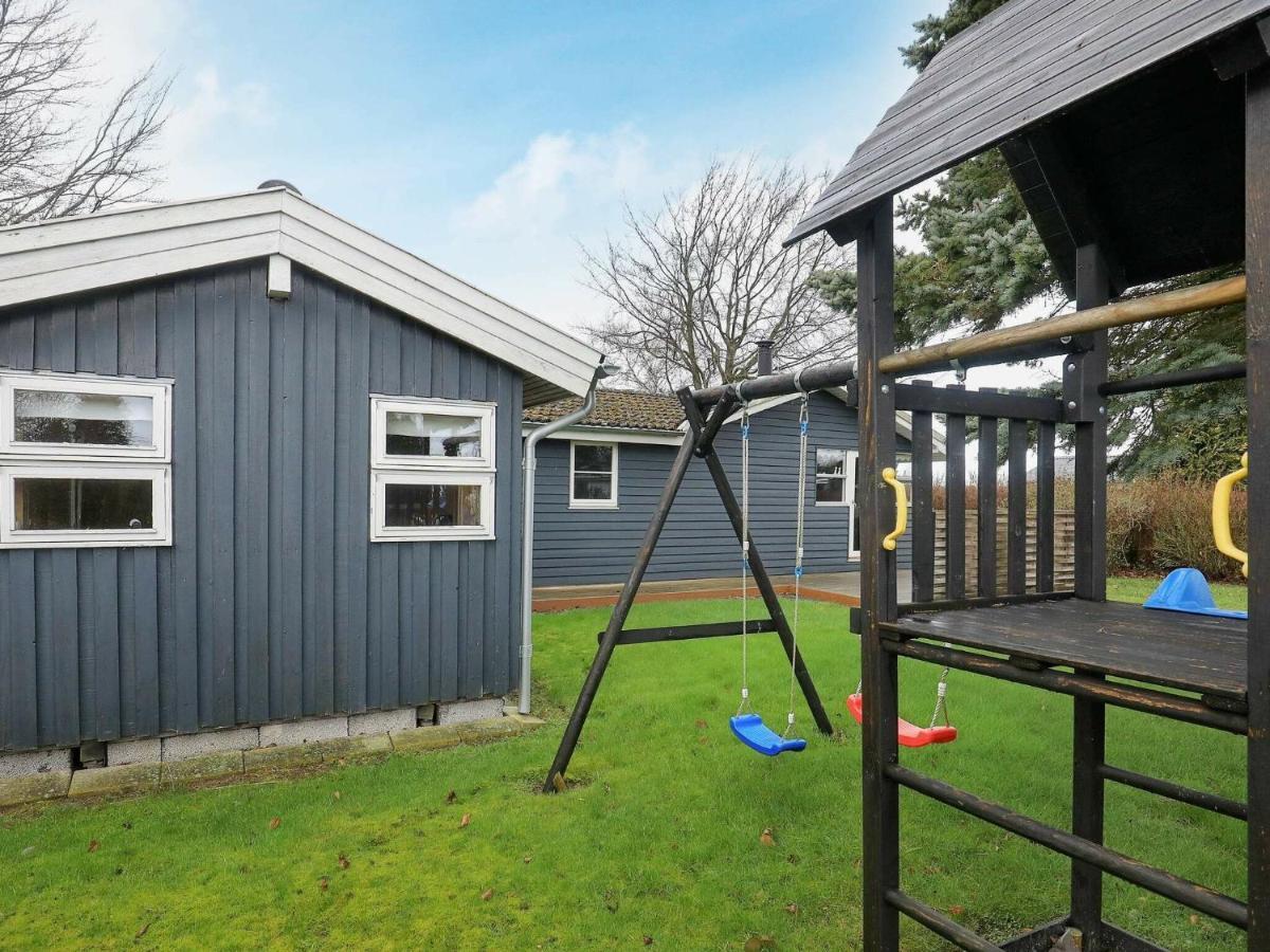 8 Person Holiday Home In Hesselager Buitenkant foto
